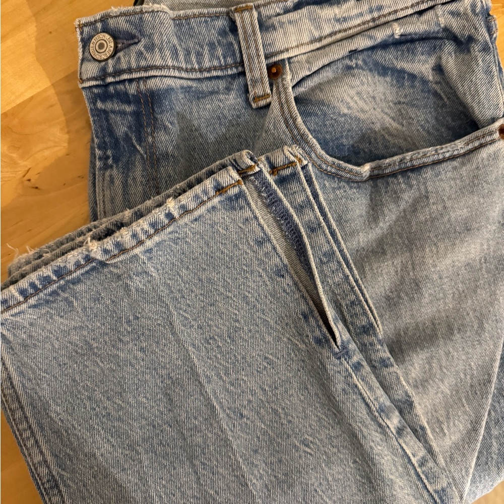 Women’s Light Blue Jeans